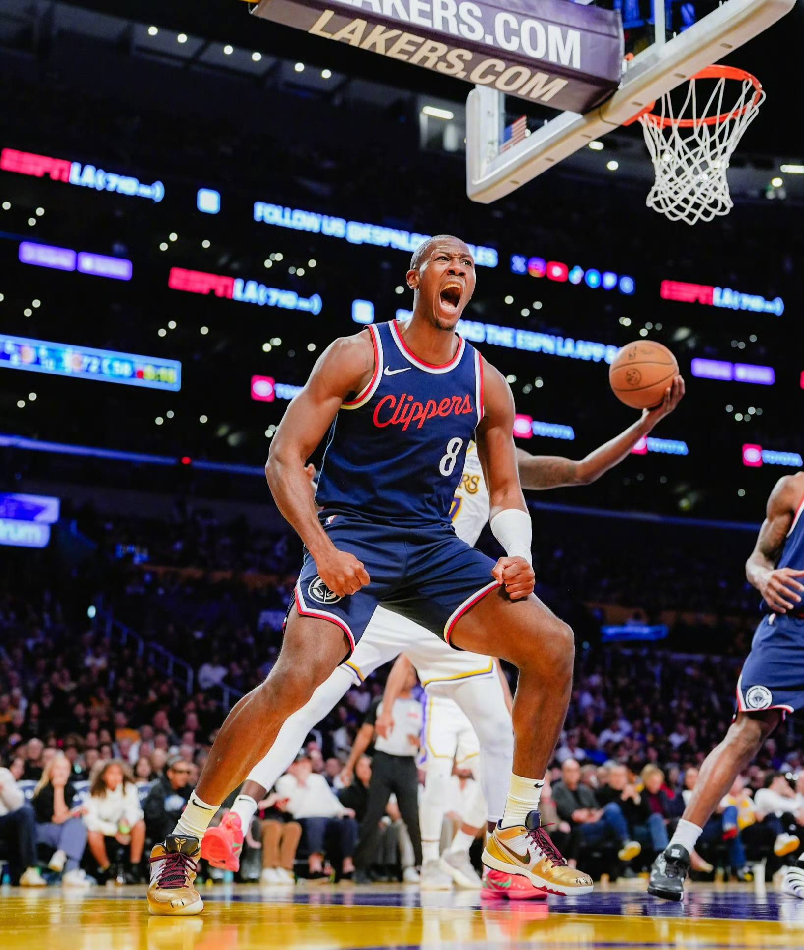 快船双塔势不可挡，战胜传统劲旅的简单介绍