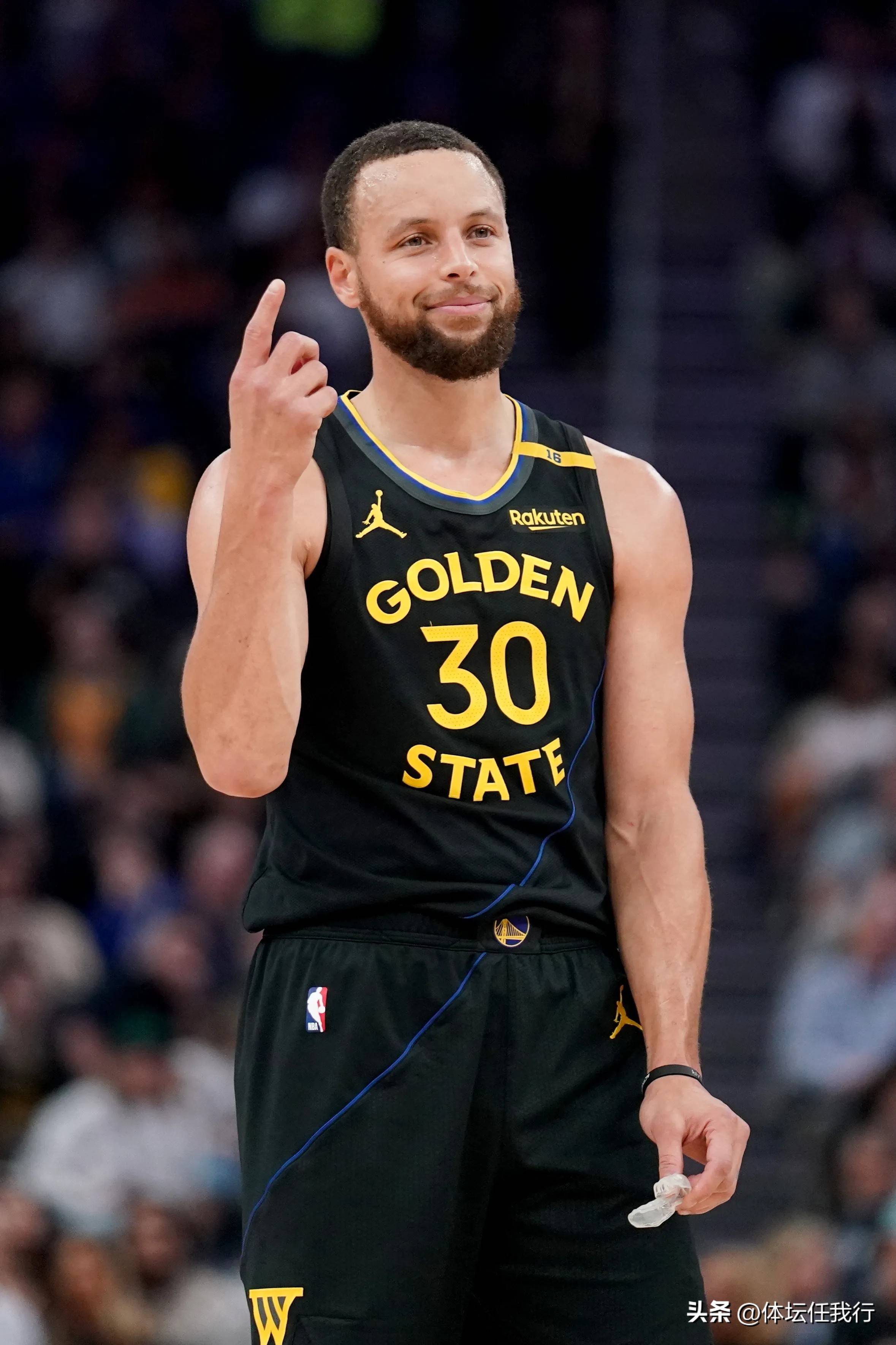 包含NBA全明星比赛临近，球员备战气氛浓厚的词条