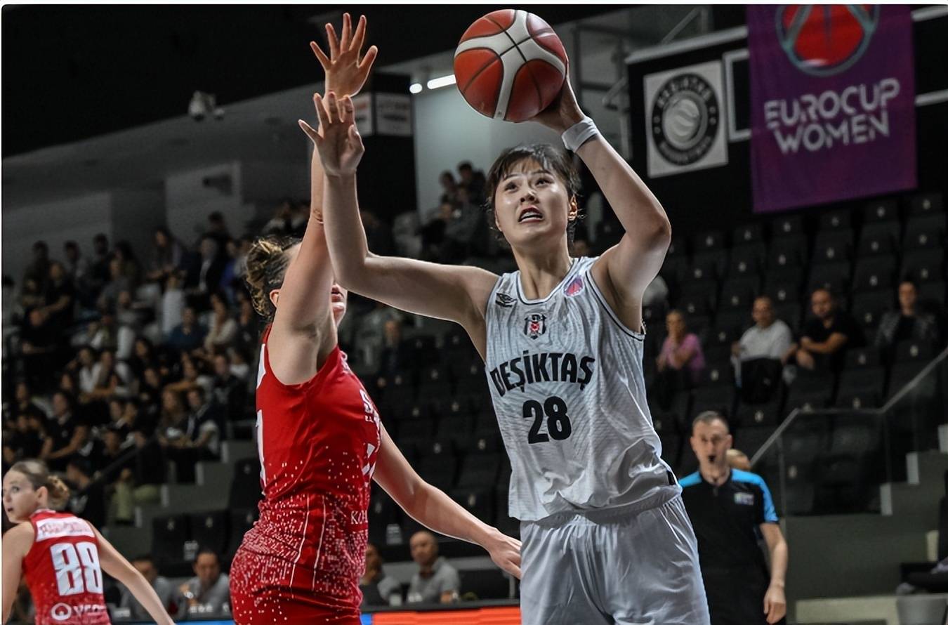 包含欧洲杯篮球决赛引爆热议，赛场高潮迭起的词条