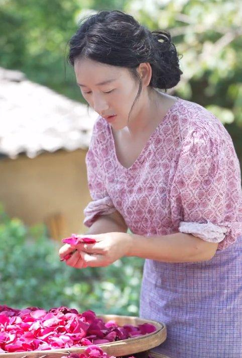 包含游泳冠军汪可秀稳坐一姐宝座的词条