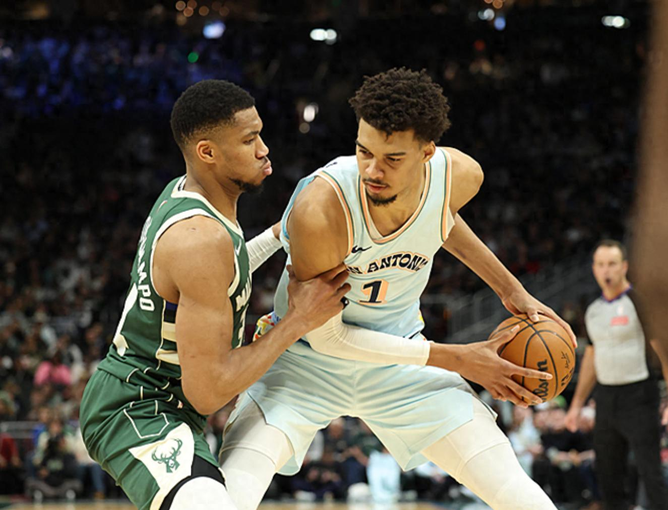 雄鹿主场告捷马刺，取得连胜