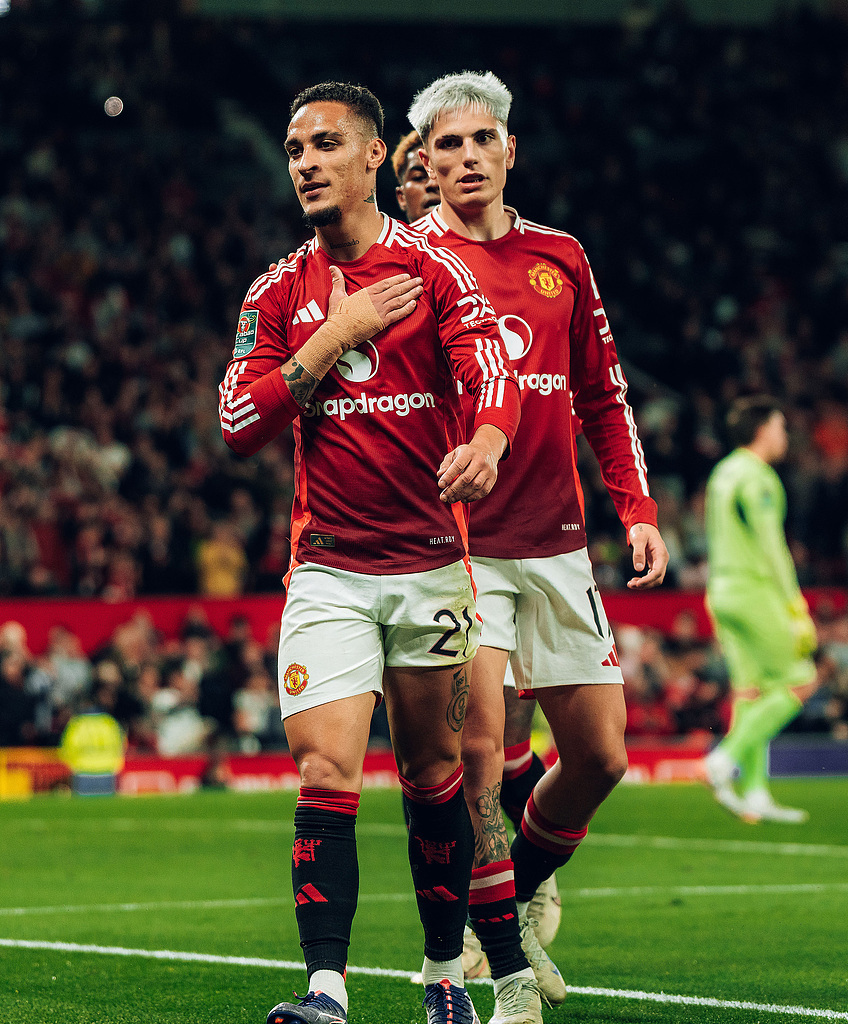 勒沃库森新任主帅掌舵球队,打造强大战力 勒沃库森新任主帅掌舵球队,打造强大战力