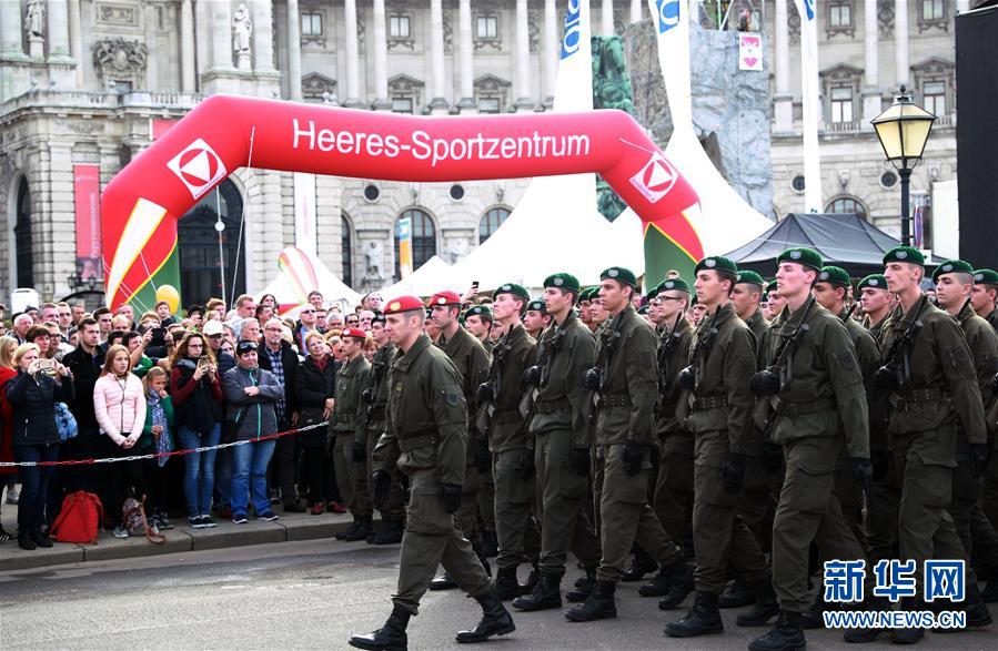 奥地利队球员努力拼搏，成功挺进下一轮