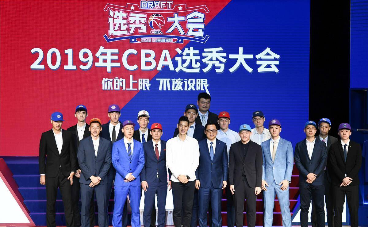 北京男篮总经理喜提新签约球员