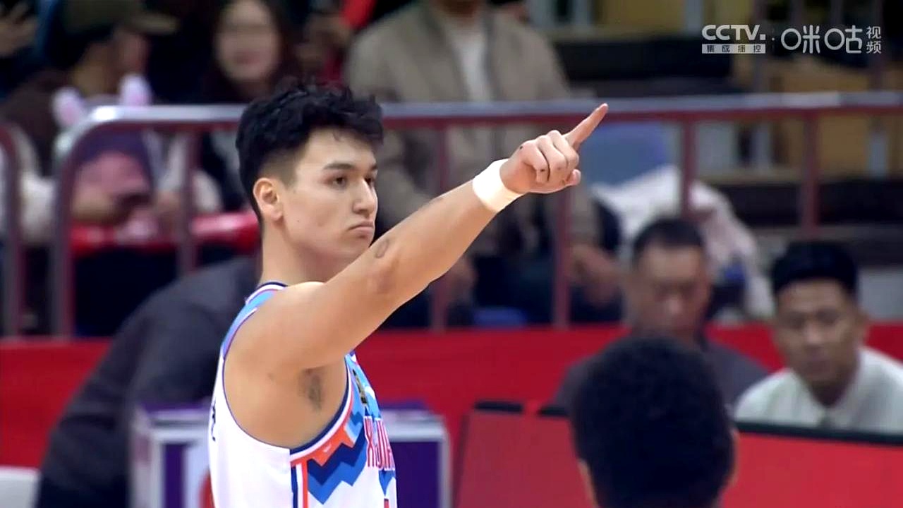 命中关键出手，球队三分高命中率胜出