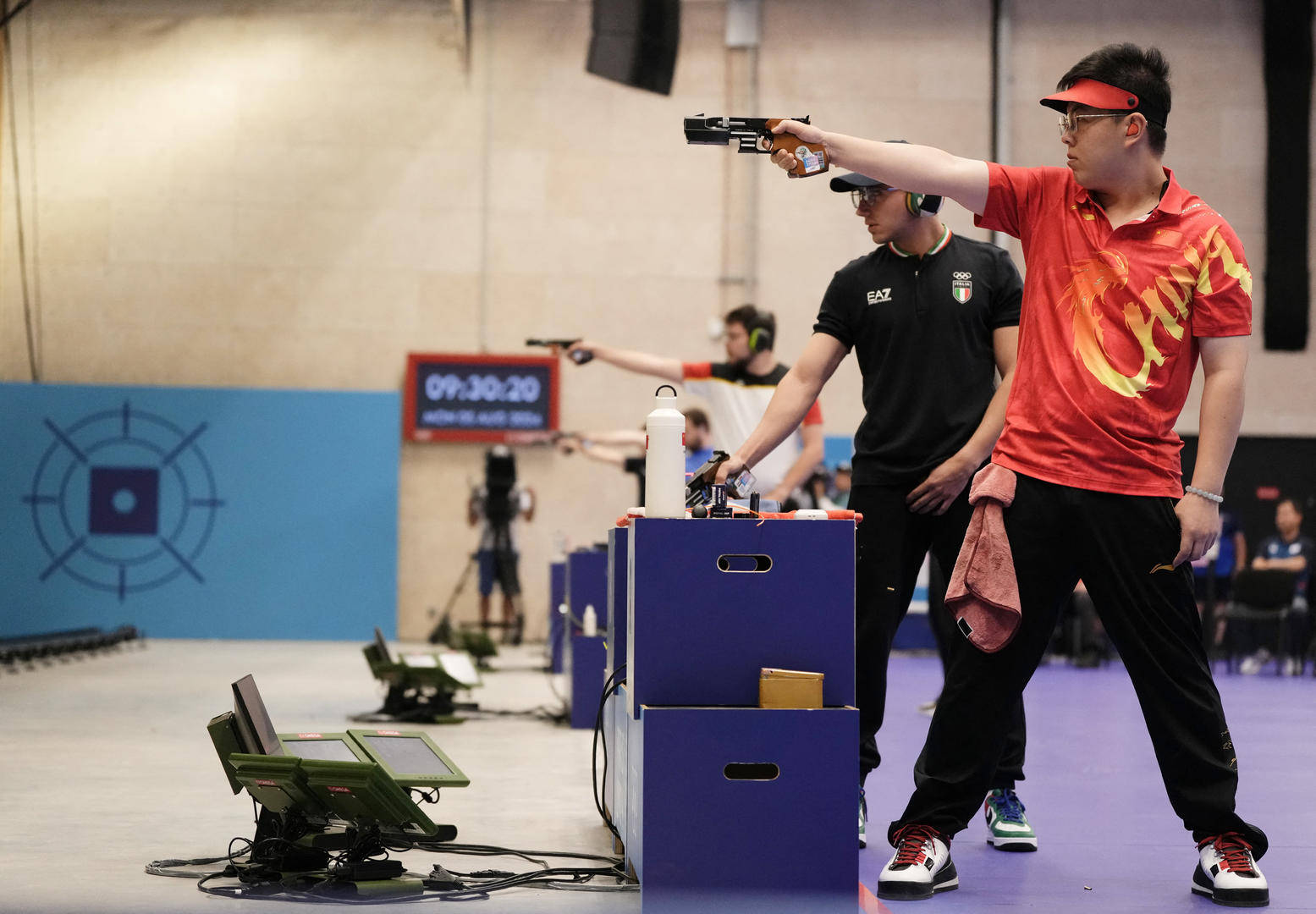 包含马来西亚射击健将实力夺取铜牌的词条