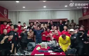 横滨马科基比赛:斯梅杰尔斩获胜利,奏响胜利之歌 横滨马科基比赛:斯梅杰尔斩获胜利,奏响胜利之歌