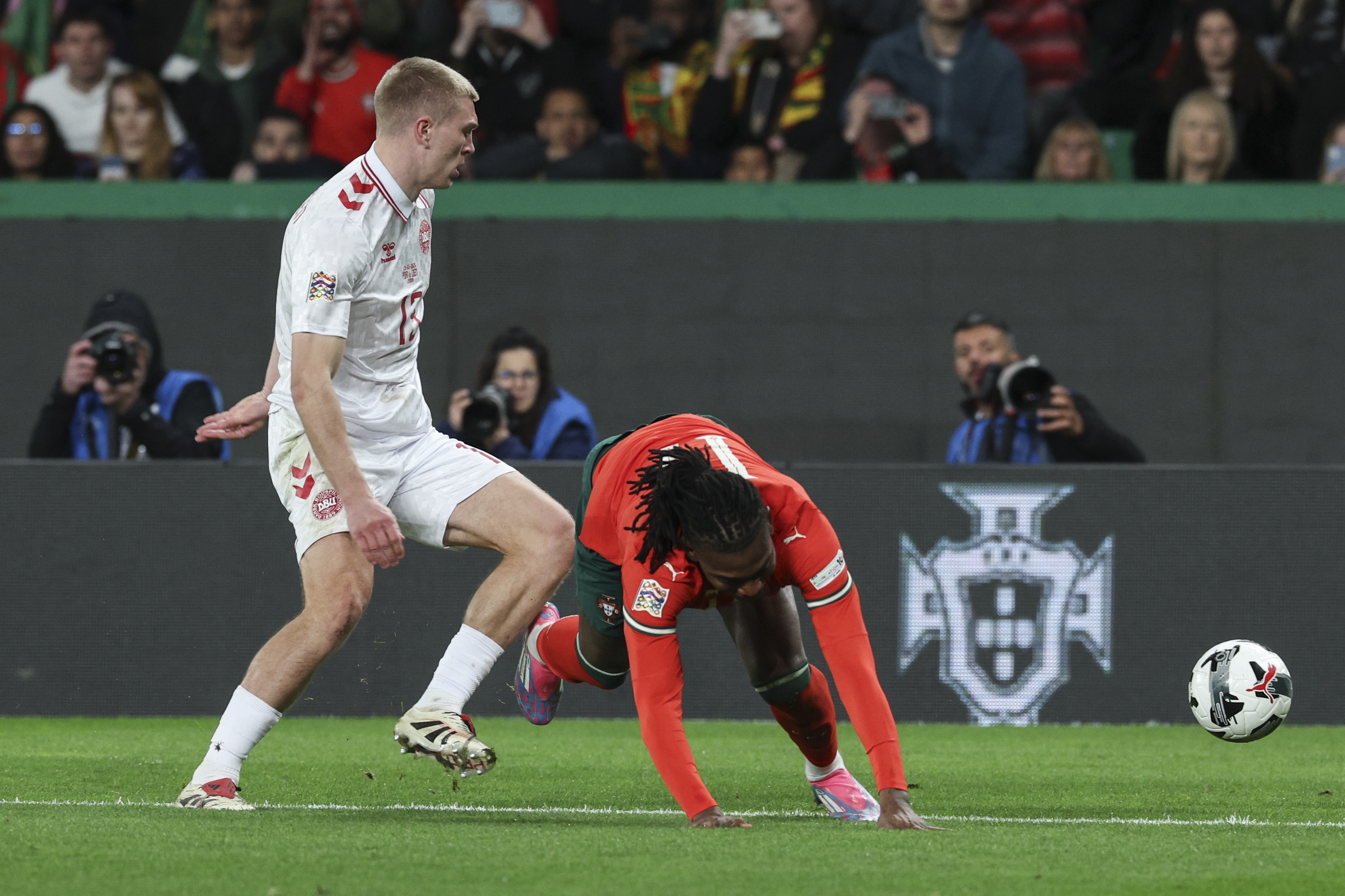 葡萄牙队在欧洲杯预选赛中一鼓作气，成功晋级的简单介绍