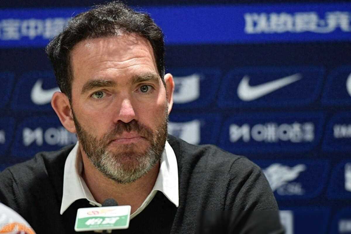 门兴造四球大胜巴黎，引发球迷热议