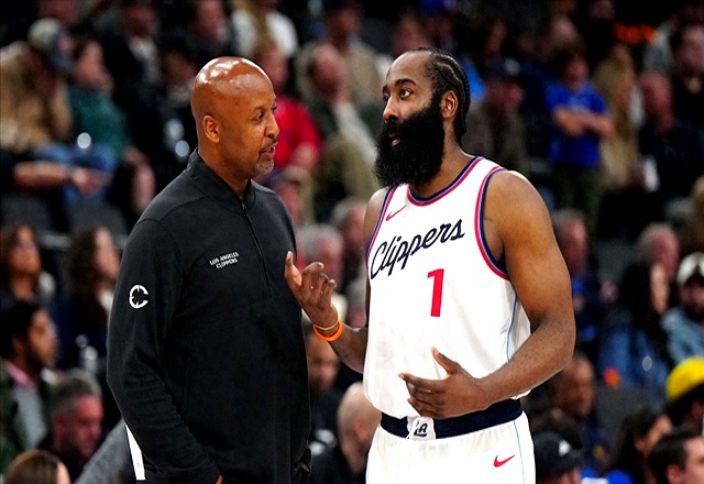 雄鹿队新战术崭露头角，取得重要胜利