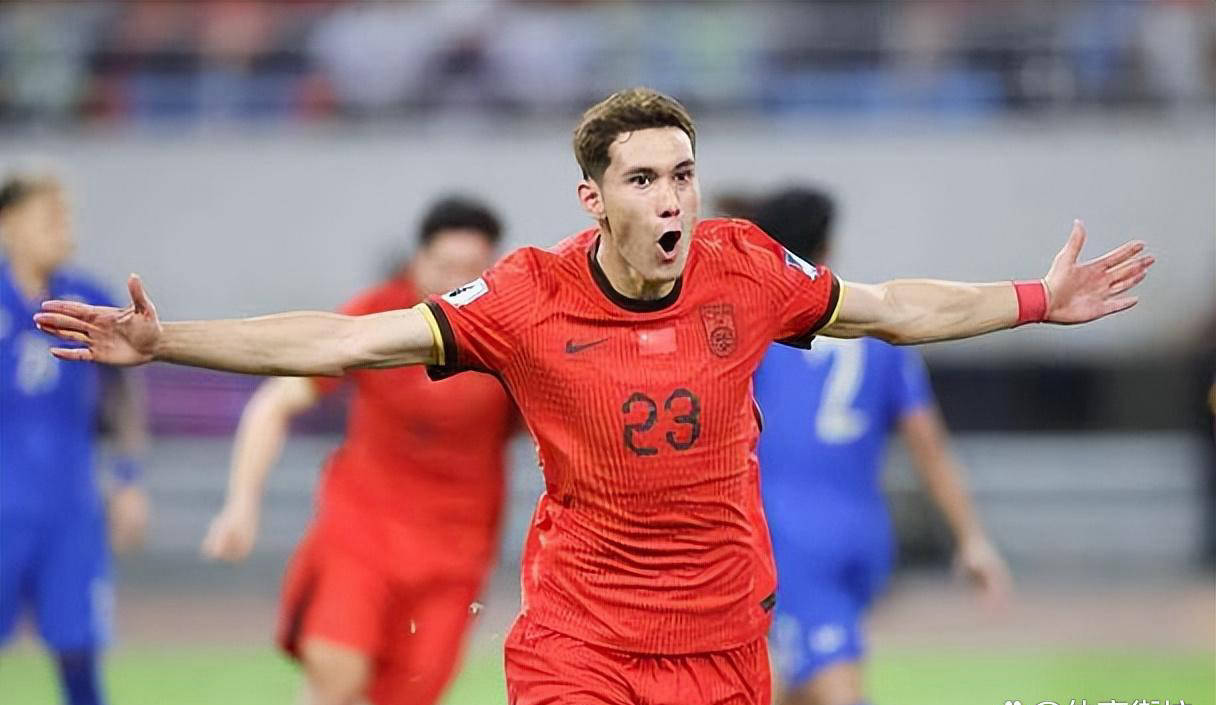 包含球队后卫关键时刻发挥稳定，助球队胜利的词条