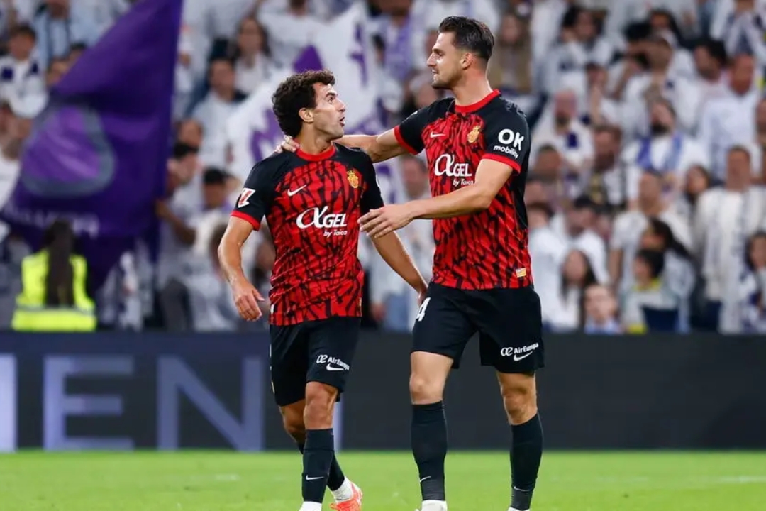 皇马守门将神勇扑点，为国家队迈向胜利之路的简单介绍