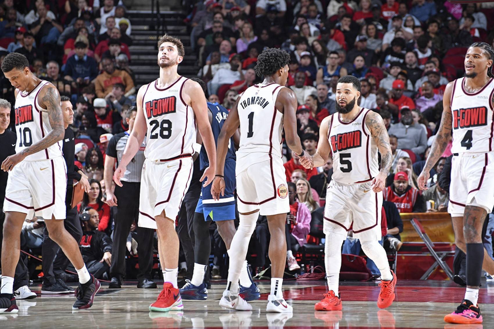 火箭队新秀表现出色，球队迎来转机的简单介绍