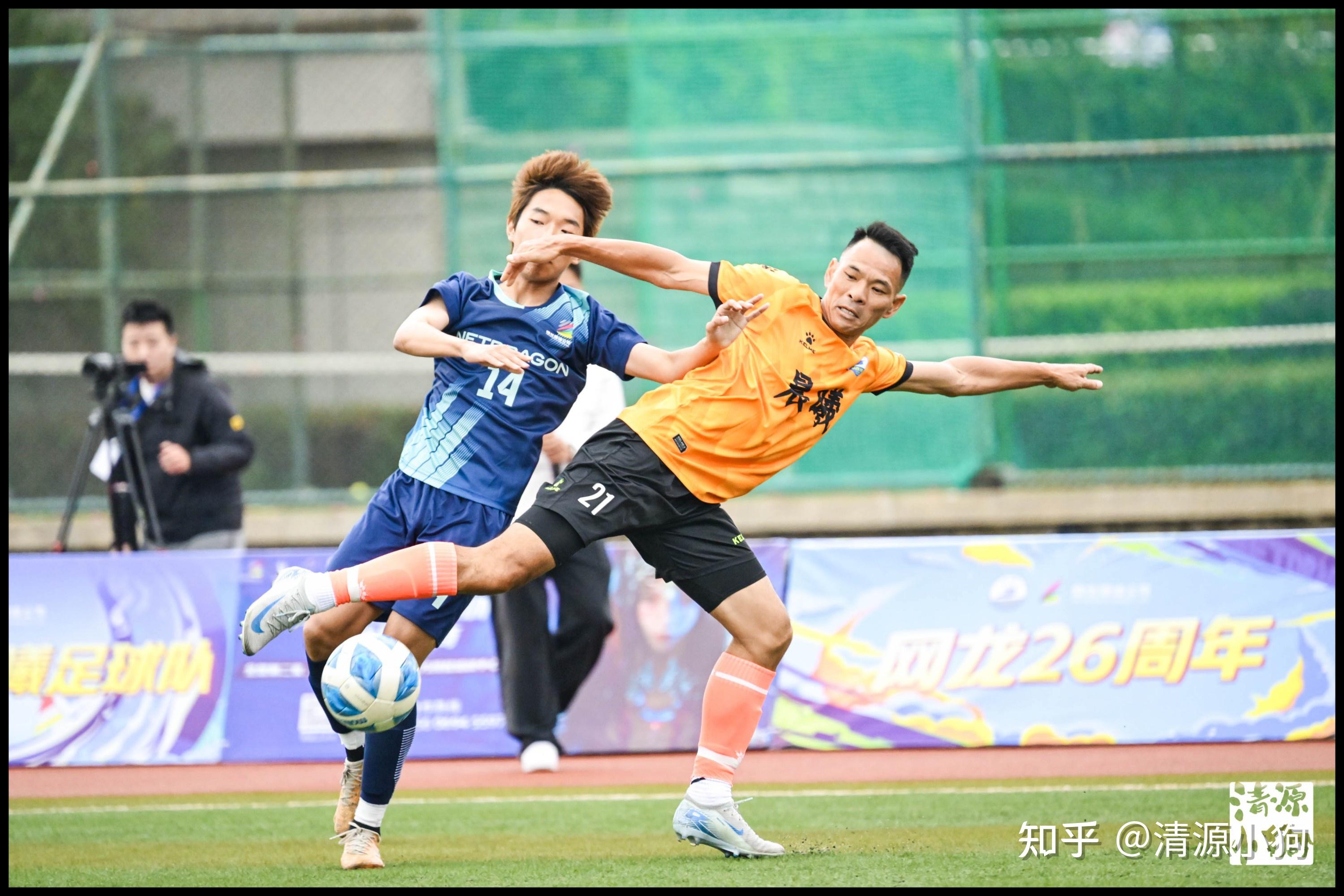 足球风云再起，俱乐部全队备战锻炼