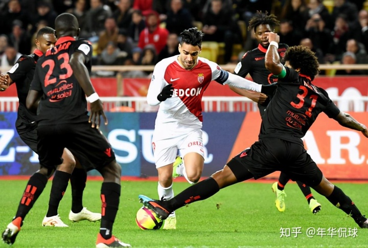 波尔多遭遇连败，积分榜位置下滑的简单介绍