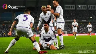 佛罗伦萨全队齐心，联赛积分暂居榜首的简单介绍