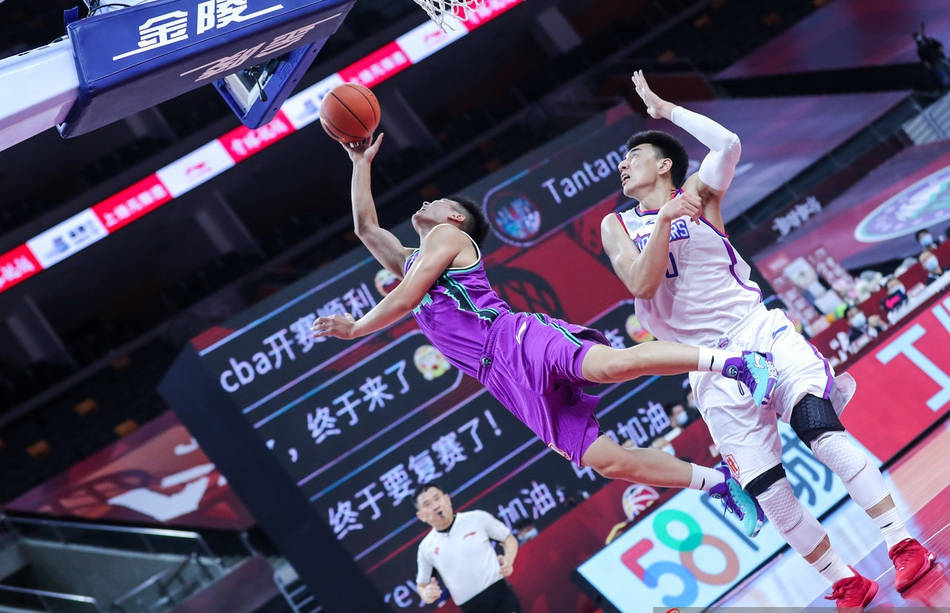 步行者队横扫黄蜂队，萧华效率高得分全队第一的简单介绍