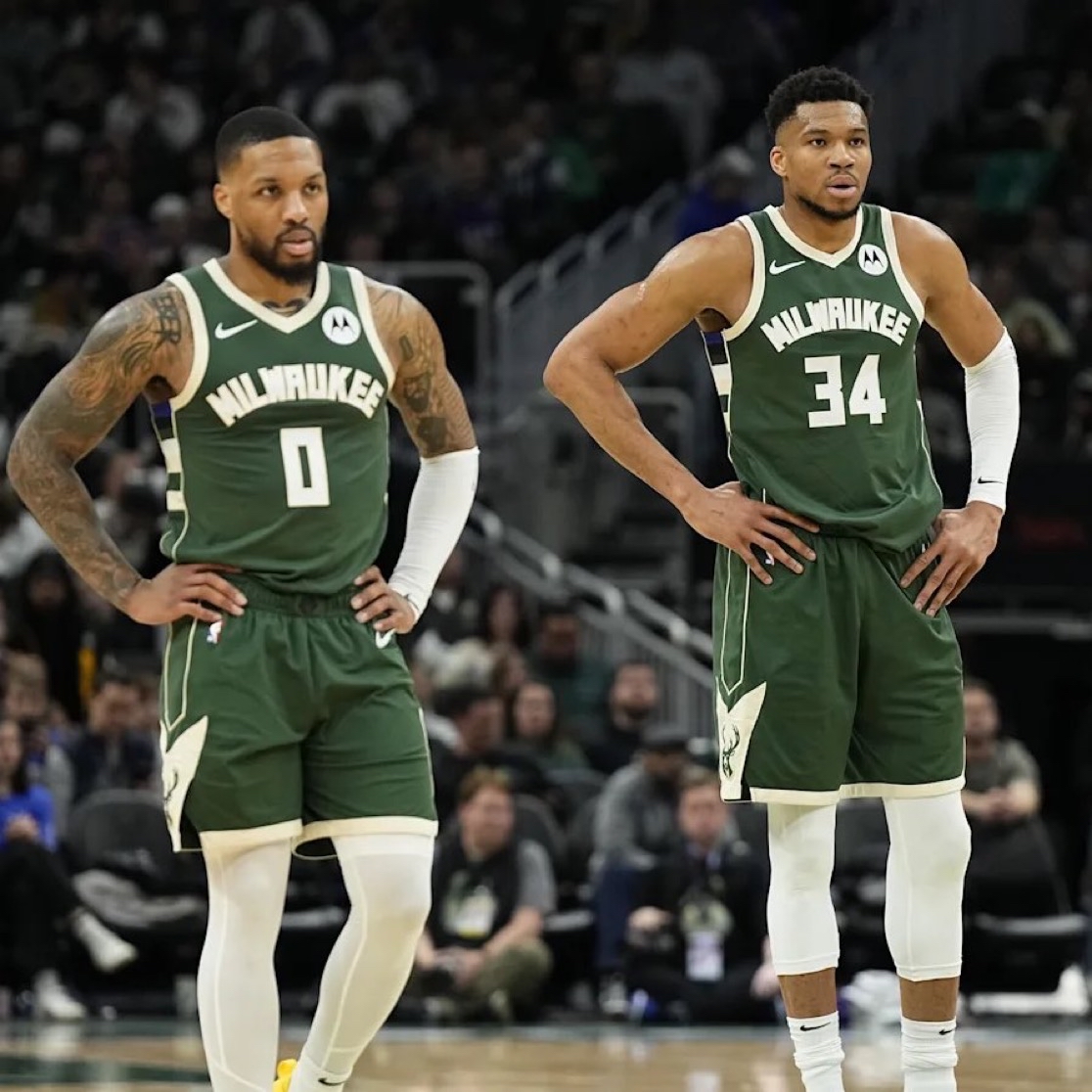 米尔沃基雄鹿队员集体努力，备战新赛季