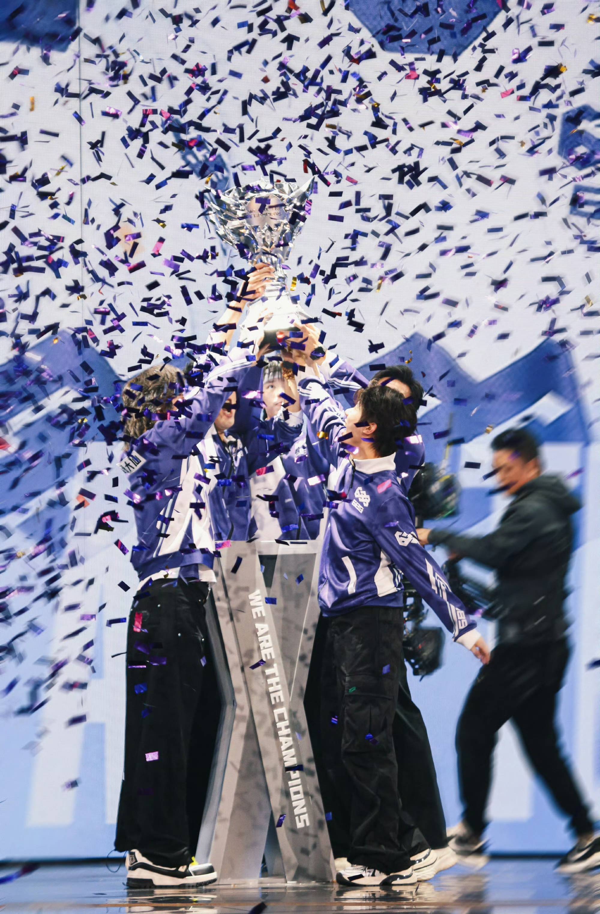 球队战绩迅速攀升外界赞誉不断