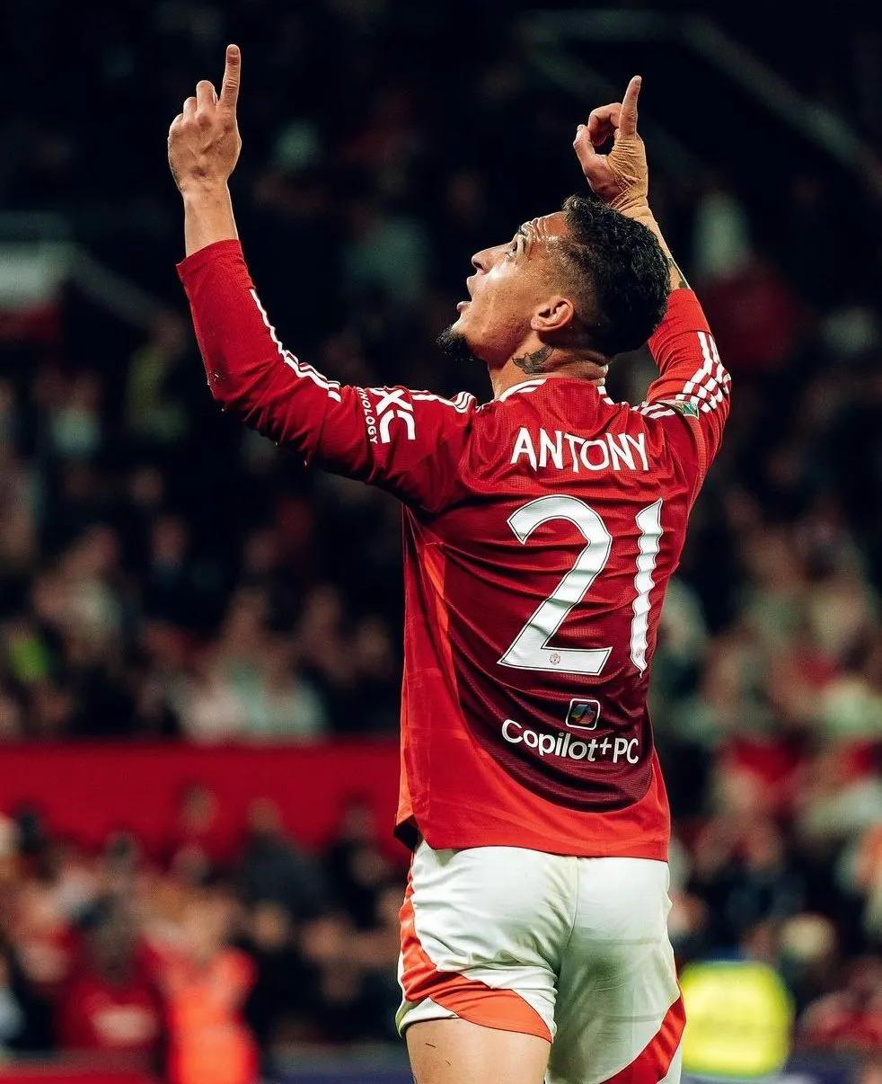 巴恩斯利队主场战胜维冈竞技,积分持续攀升 巴恩斯利队主场战胜维冈竞技,积分持续攀升