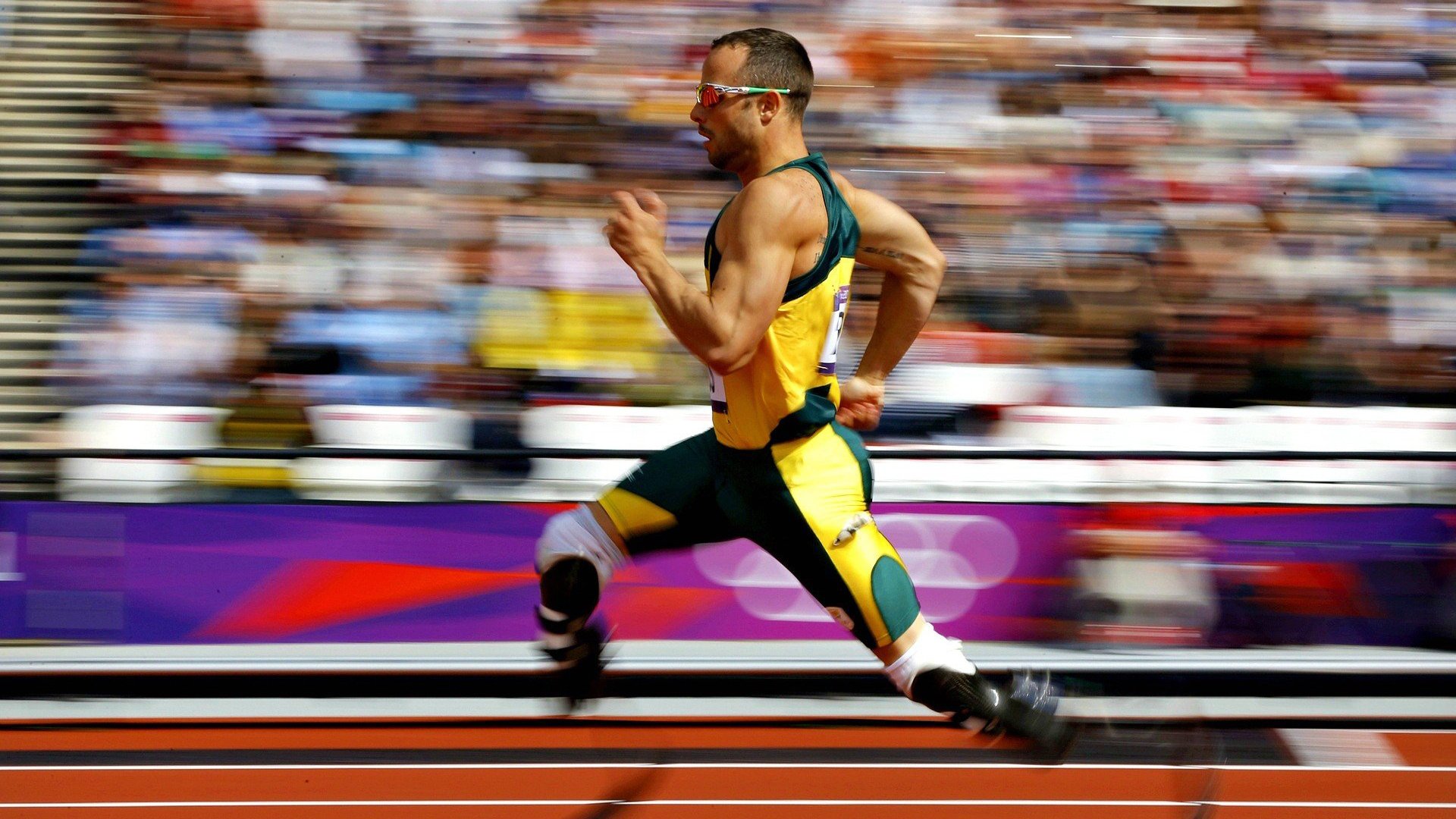 跨界狂想曲,喀麦隆足球爆冷胜米兰,法比尼奥F1揭幕战上演逆天接管