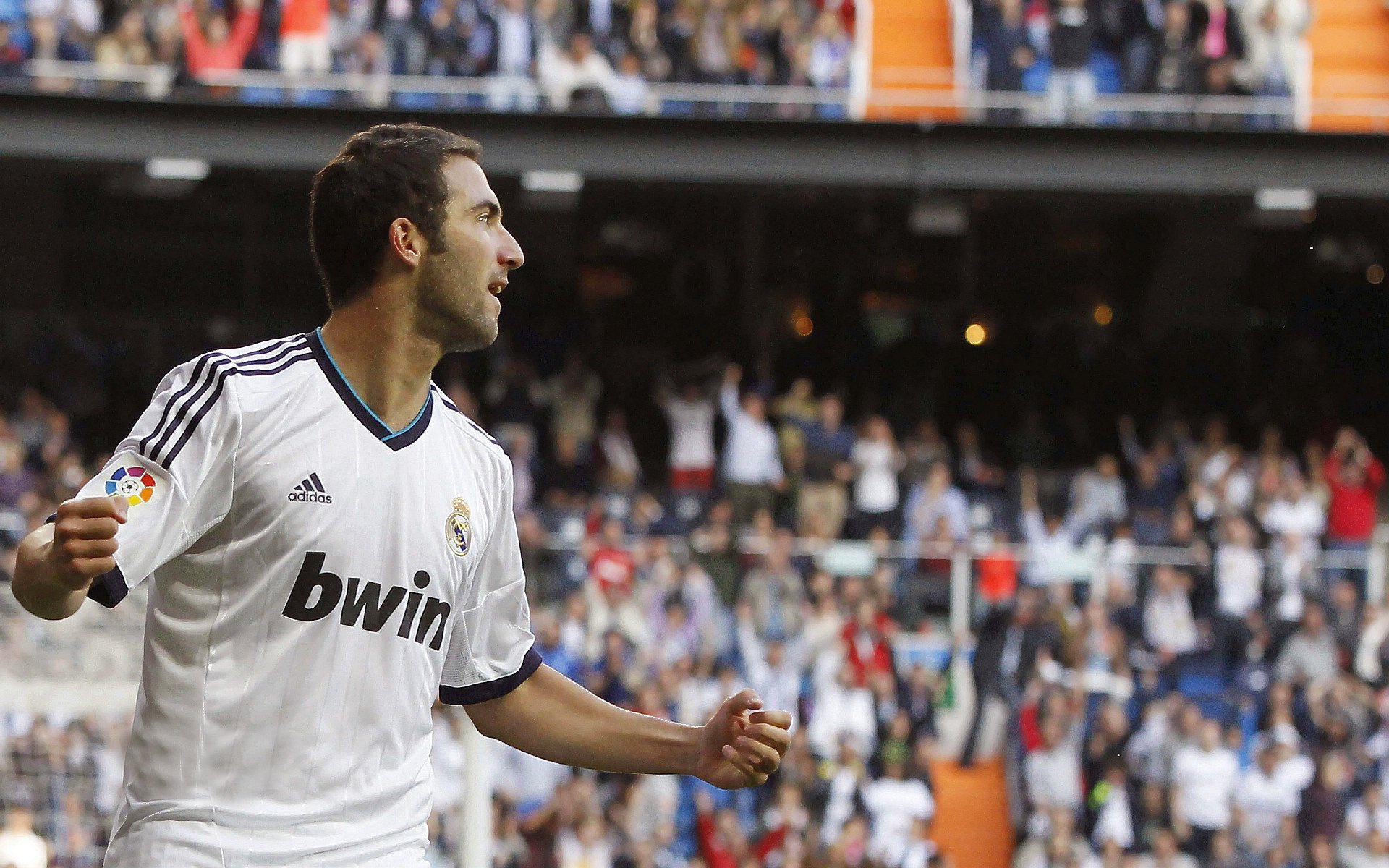 锡安导演篮球史诗，勇士对阵广东，他如何以一人之力改写比赛剧本