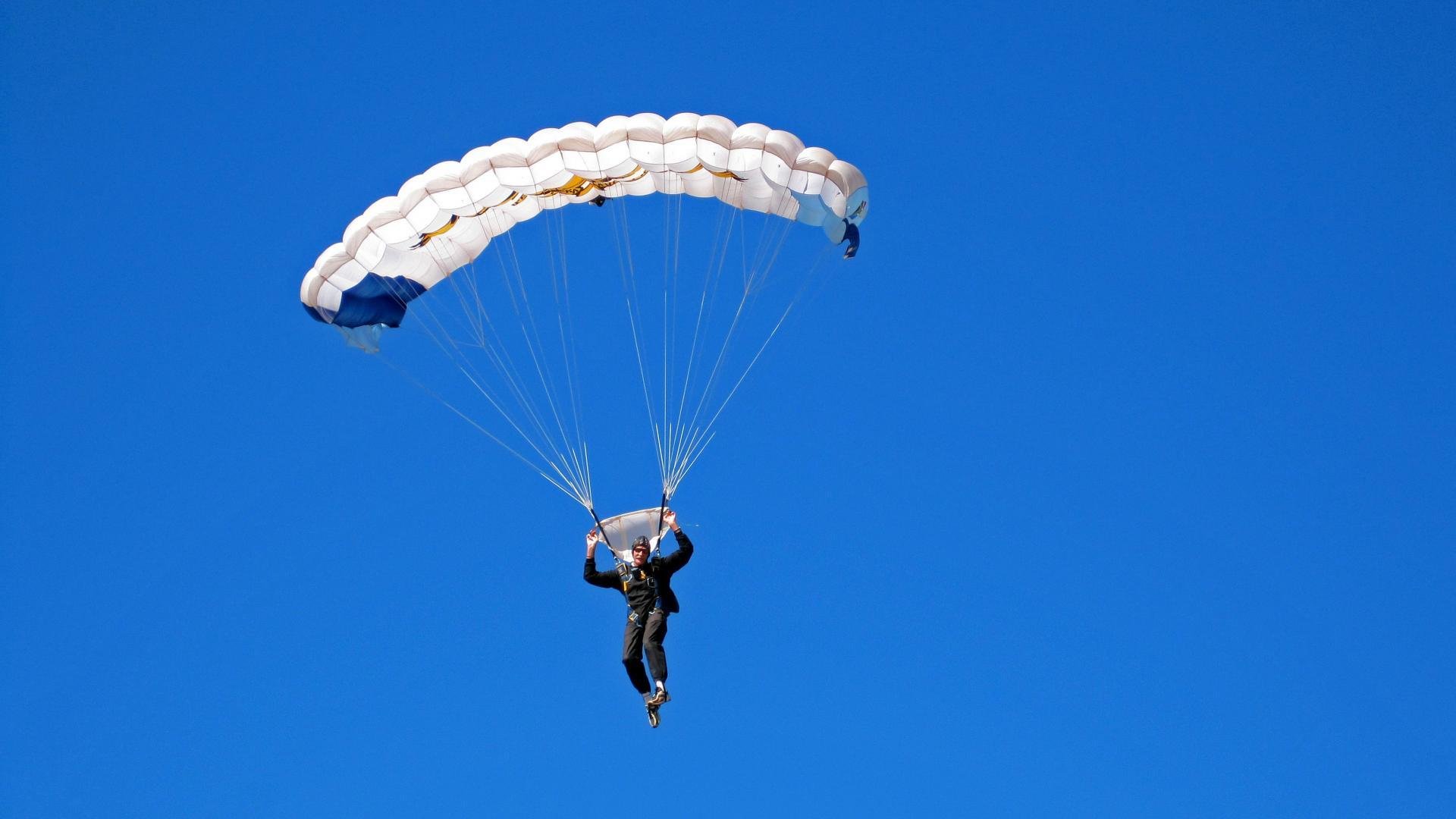 葡萄园上空的陨石,当张继科一脚踢碎铁塔